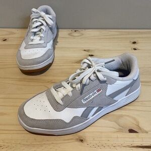 Women’s reebok size 9